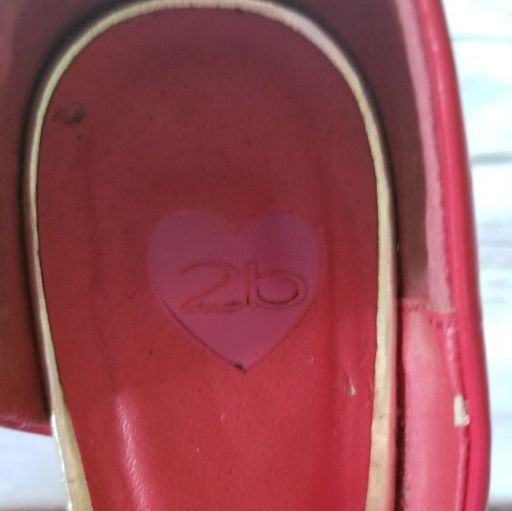 2b Red Heels - Picture 3 of 7